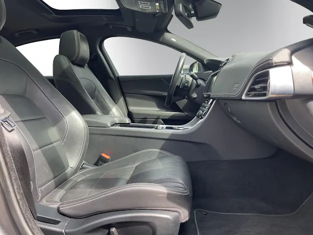 Jaguar Jaguar XE 25d R-Sport AWD Automatik – Vollausstattung | 360° Kamera | HUD | Panorama
