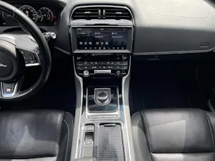 Jaguar Jaguar XE 25d R-Sport AWD Automatik – Vollausstattung | 360° Kamera | HUD | Panorama