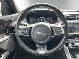 Jaguar Jaguar XE 25d R-Sport AWD Automatik – Vollausstattung | 360° Kamera | HUD | Panorama