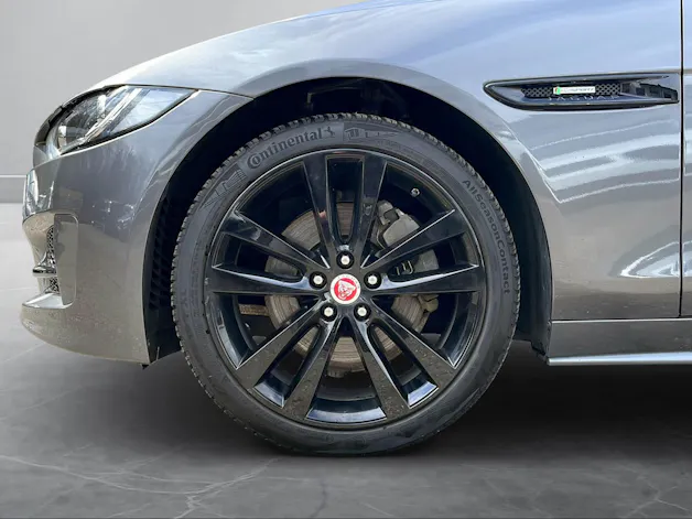 Jaguar Jaguar XE 25d R-Sport AWD Automatik – Vollausstattung | 360° Kamera | HUD | Panorama
