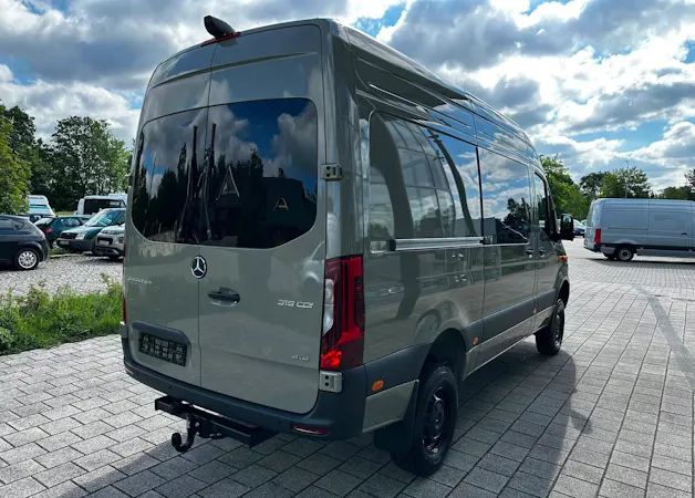 MERCEDES-BENZ Sprinter 319 CDI Lang 9G-TRONIC 4x4