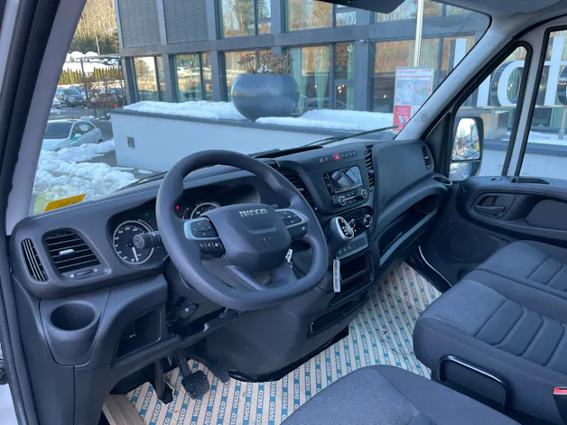 IVECO 35 S 14H A8 VKastenwagen