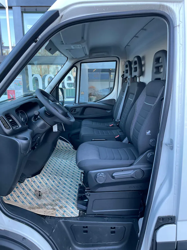 IVECO 35 S 14H A8 VKastenwagen