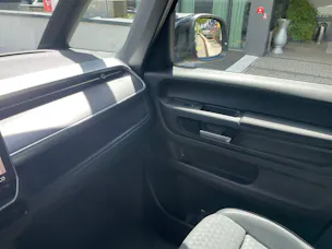 VW ID.Buzz LWB GTX 4 Motion, 7-Sitzer mit AHK und Pano.-Dach