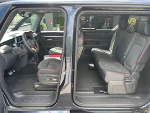 VW ID.Buzz LWB GTX 4 Motion, 7-Sitzer mit AHK und Pano.-Dach