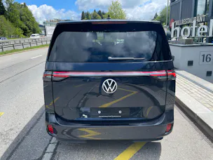 VW ID.Buzz LWB GTX 4 Motion, 7-Sitzer mit AHK und Pano.-Dach