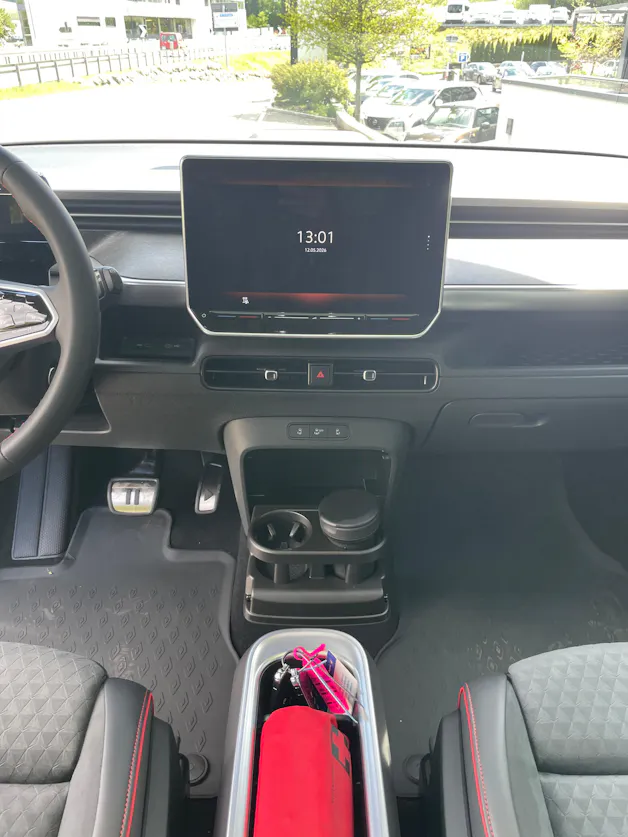 VW ID.Buzz LWB GTX 4 Motion, 7-Sitzer mit AHK und Pano.-Dach