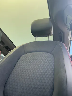 VW ID.Buzz LWB GTX 4 Motion, 7-Sitzer mit AHK und Pano.-Dach