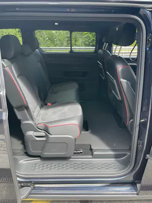 VW ID.Buzz LWB GTX 4 Motion, 7-Sitzer mit AHK und Pano.-Dach