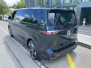 VW ID.Buzz LWB GTX 4 Motion, 7-Sitzer mit AHK und Pano.-Dach