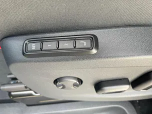 VW ID.Buzz LWB GTX 4 Motion, 7-Sitzer mit AHK und Pano.-Dach
