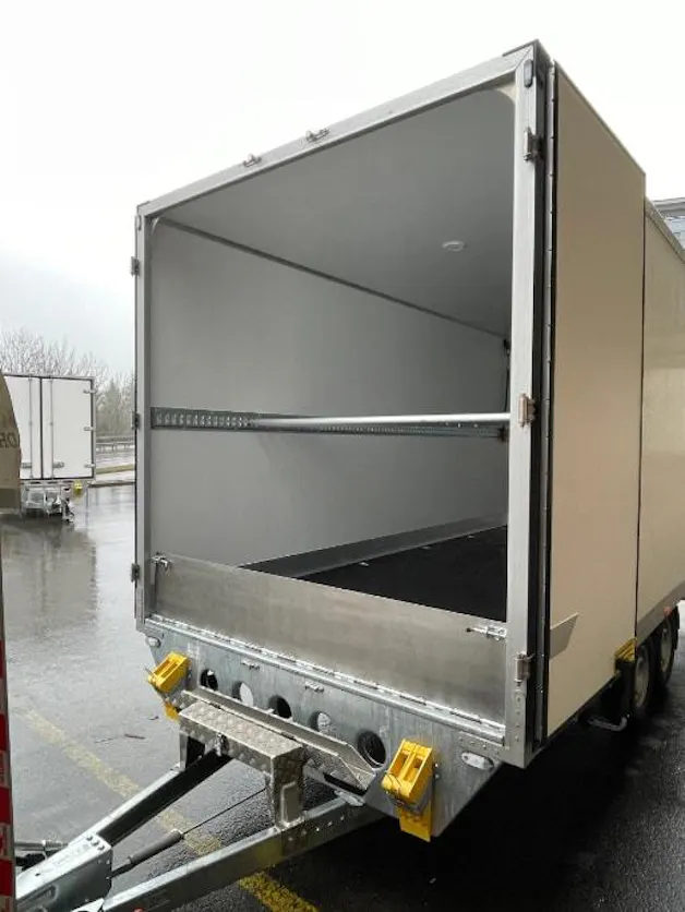 IVECO Daily 35 S 18H A8 Durchlader mit 2x Hebebühnen