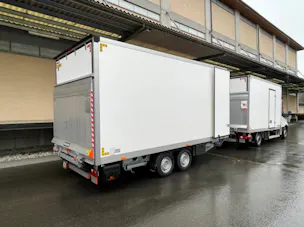IVECO Daily 35 S 18H A8 Durchlader mit 2x Hebebühnen