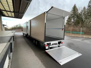 IVECO Daily 35 S 18H A8 Durchlader mit 2x Hebebühnen