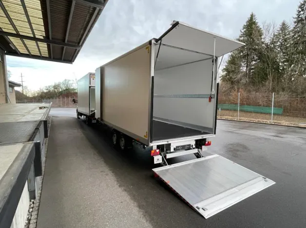 IVECO Daily 35 S 18H A8 Durchlader mit 2x Hebebühnen