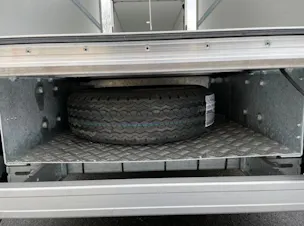 IVECO Daily 35 S 18H A8 Durchlader mit 2x Hebebühnen