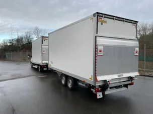 IVECO Daily 35 S 18H A8 Durchlader mit 2x Hebebühnen