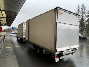 IVECO Daily 35 S 18H A8 Durchlader mit 2x Hebebühnen