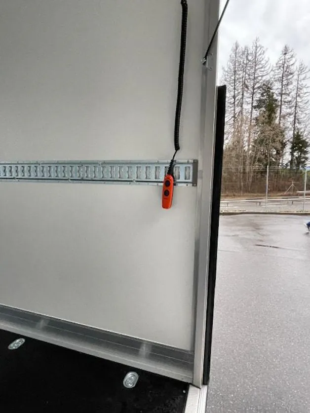 IVECO Daily 35 S 18H A8 Durchlader mit 2x Hebebühnen
