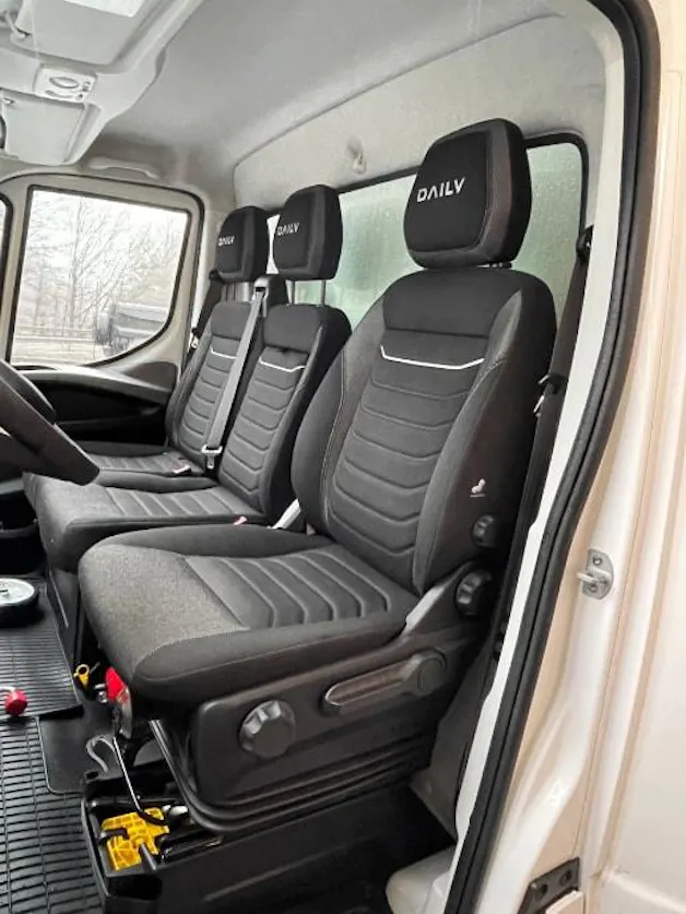 IVECO Daily 35 S 18H A8 Durchlader mit 2x Hebebühnen