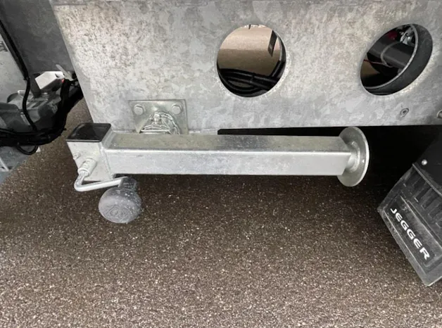 IVECO Daily 35 S 18H A8 Durchlader mit 2x Hebebühnen