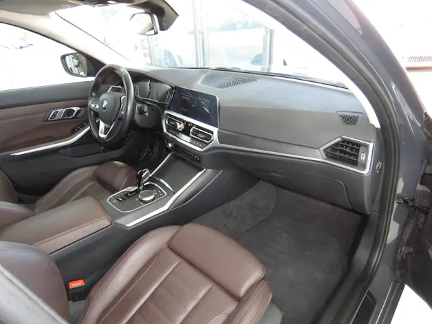 BMW 318d 48V Touring Luxury Line Steptronic (Automat)