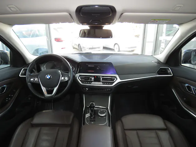 BMW 318d 48V Touring Luxury Line Steptronic (Automat)