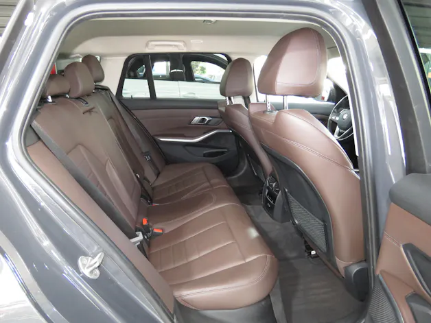 BMW 318d 48V Touring Luxury Line Steptronic (Automat)