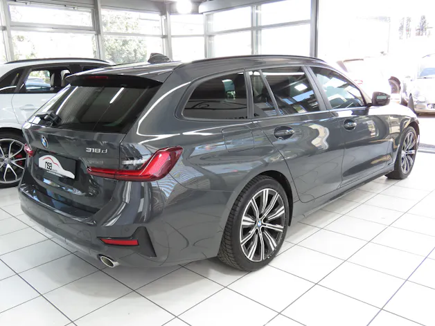 BMW 318d 48V Touring Luxury Line Steptronic (Automat)