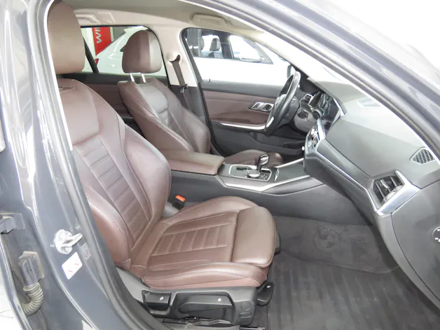 BMW 318d 48V Touring Luxury Line Steptronic (Automat)