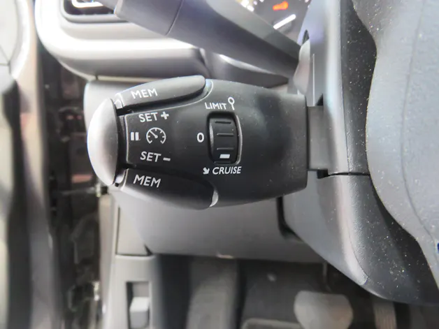 CITROEN C3 1.2i PureTech Swiss Edition EAT6 (Automat)