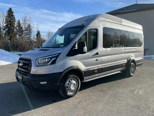 FORD Transit 460 L4H3 RWD A 18-Sitzer mit Standheizung und Rückfahrkamera