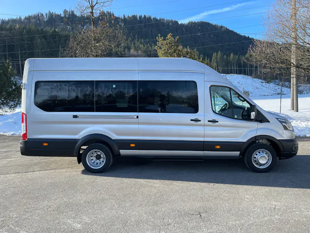 FORD Transit 460 L4H3 RWD A 18-Sitzer mit Standheizung und Rückfahrkamera