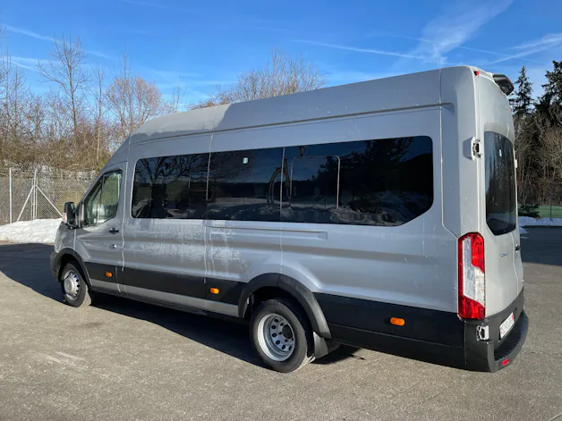 FORD Transit 460 L4H3 RWD A 18-Sitzer mit Standheizung und Rückfahrkamera