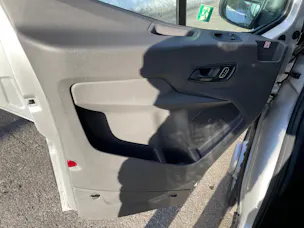 FORD Transit 460 L4H3 RWD A 18-Sitzer mit Standheizung und Rückfahrkamera