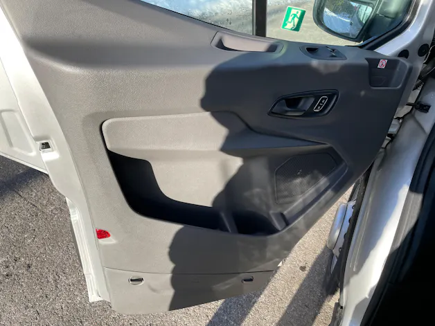 FORD Transit 460 L4H3 RWD A 18-Sitzer mit Standheizung und Rückfahrkamera