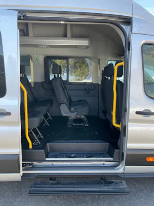 FORD Transit 460 L4H3 RWD A 18-Sitzer mit Standheizung und Rückfahrkamera