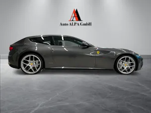 FERRARI Ferrari FF – V12, 4-Sitzer & einzigartiger Ferrari GT