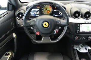 FERRARI Ferrari FF – V12, 4-Sitzer & einzigartiger Ferrari GT