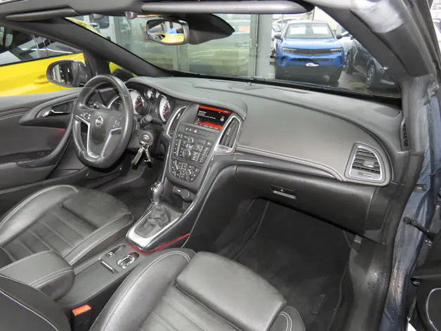 OPEL Cascada 1.6i 16V Cosmo