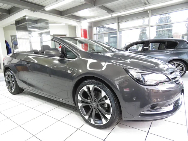 OPEL Cascada 1.6i 16V Cosmo
