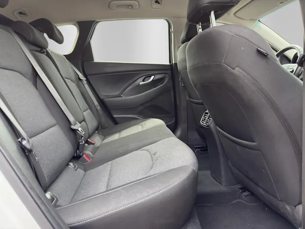 HYUNDAI i30 Wagon 1.5 T-GDi Amplia 48V MH DCT