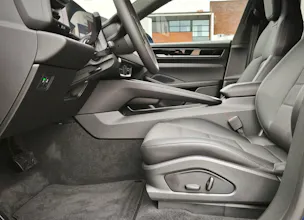 PORSCHE Macan 100kWh
