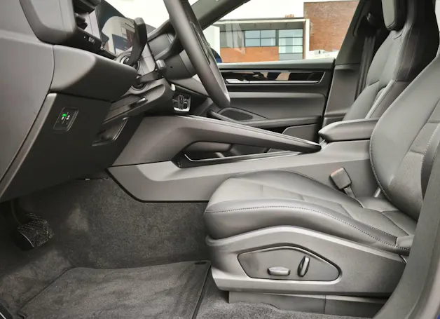 PORSCHE Macan 100kWh