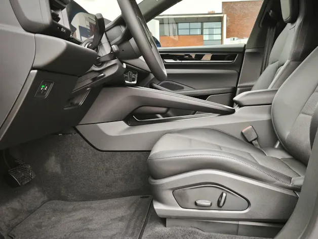 PORSCHE Macan 100kWh