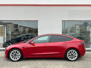 Tesla Tesla Model 3 Standard-Range Plus