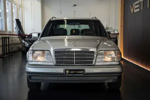 MERCEDES-BENZ E 220 T Automatic
