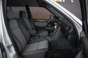 MERCEDES-BENZ E 220 T Automatic