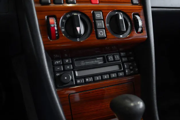 MERCEDES-BENZ E 220 T Automatic