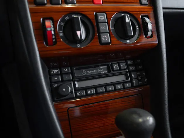 MERCEDES-BENZ E 220 T Automatic